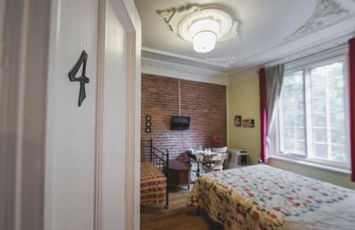 Gay Village Bed & Breakfast | À l'Adresse du Centre-Ville