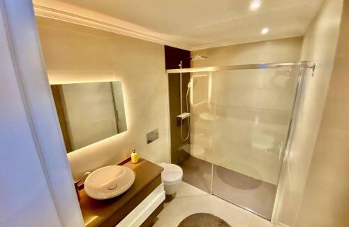 Vilagarcia de Arousa Apartment | ÁTICO MONET - Arte y cielo frente al parque con río y junto al mar