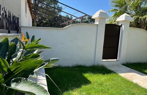 Mondragon Villa | Émotion spa84 Appart piscine intérieur et jacuzzi