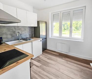 Le Creusot Apartment | Évasion Paisible au Creusot - T3 rénové et coloré