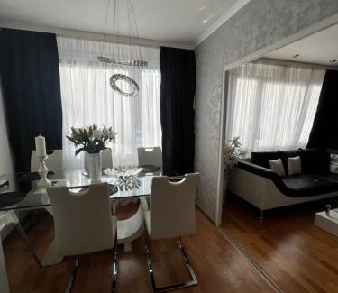 Prague 4 Apartment | Útulný prostorný tichý byt v blízkosti centra
