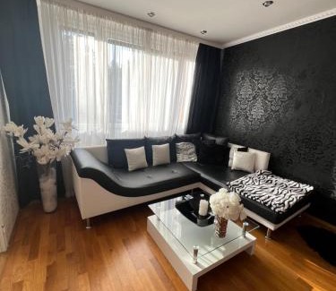 Prague 4 Apartment | Útulný prostorný tichý byt v blízkosti centra