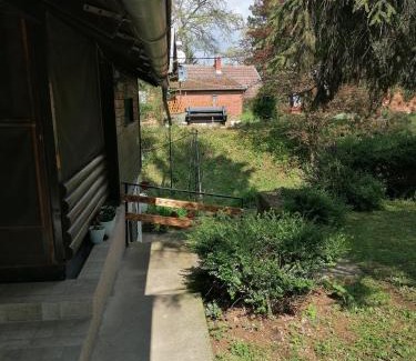 Inija House | Čarobna koliba M&M