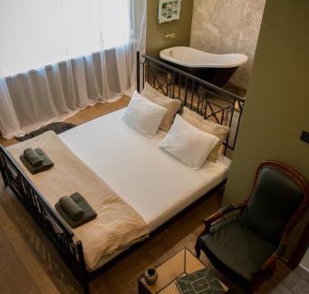 Grbavica Apartment | Čista desetka! - sa garažnim mestom