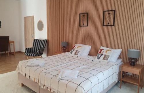Osie Bed & Breakfast | Żółty Rower