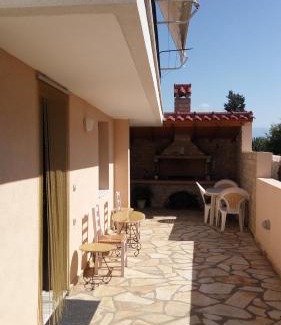 Gefira Mpania Apartment | Ήσυχο σπίτι στη Ναύπακτο