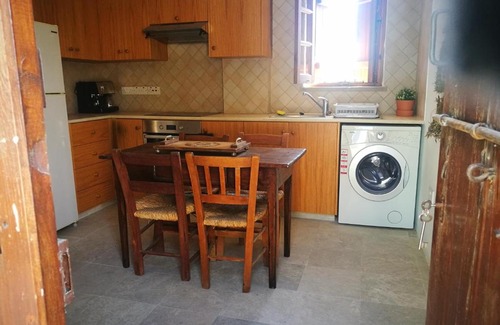 Fyti Apartment | Αλωξάντρα