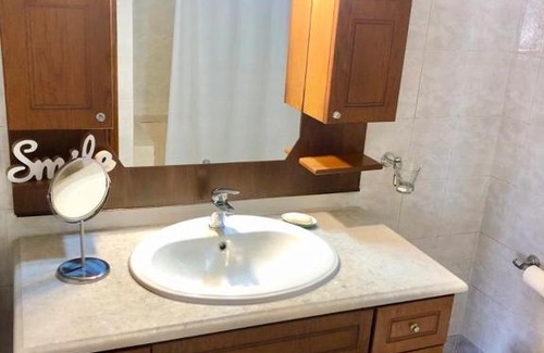 Dafni-Ymittos Apartment | Αυτόνομη μεζονέτα με εσωτερικό τζάκι και μπαλκόνια