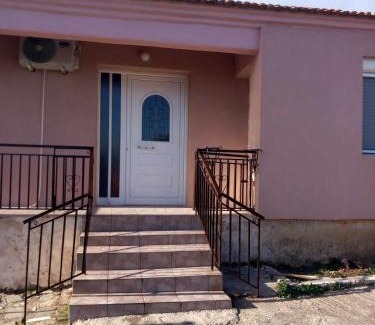 Katerini House | Μονοκατοικια 3 δωματιων