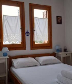 Trikeri House | Μπροστά στο ναυάγιο Καλή τύχη