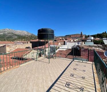 Chios Apartment | Παραδοσιακή διωροφη οικία