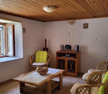 Trikeri House | Παραδοσιακό σπίτι με θέα