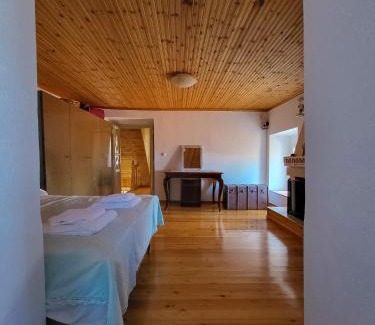 Trikeri House | Παραδοσιακό σπίτι με θέα