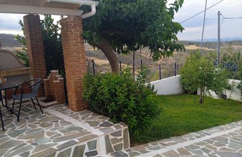 Stratoni House | Σπίτι στο βουνό αλλά μια ανάσα από τη θάλασσα