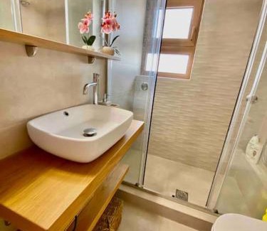 Glyfada Apartment | Υπέροχο Νέο Ρετιρέ Διαμέρισμα στην Γλυφάδα