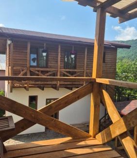 Skole House | Нота Карпат