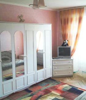 Dniprovs'kyi District Apartment | Однокомнатная квартира на улице Попудренко