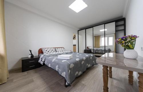 Obolon' Apartment | Світла, комфортна квартира біля метро Мінська