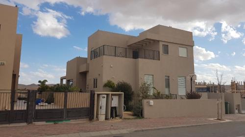 Yeruham Apartment | בית בלב מדבר little house in the desert