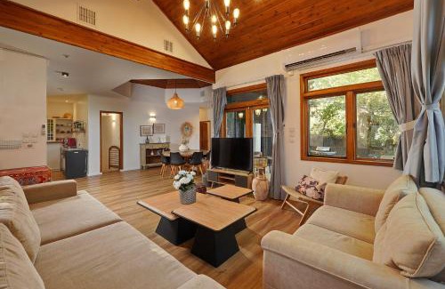 Rosh Pinna Villa | הבית בראש פינה - The House