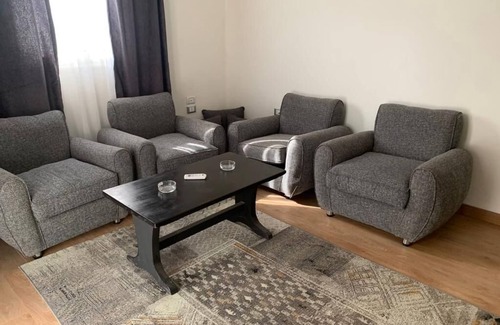 Al Duqqi Apartment | شقة فندقية بشارع جامعة الدول العربية