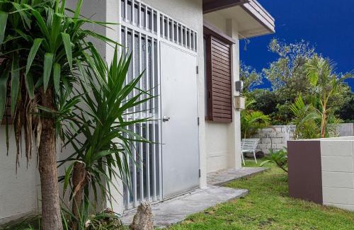 Kabira House | カビラハウス Kabira House 窓から見える川平湾まで徒歩1分