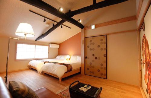 Shimogyo Villa | 京町家の宿 三石