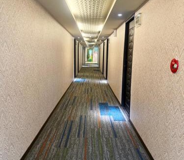 West District Hotel | 勤天行旅-嘉義站前