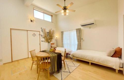 Nago House | 北部観光アクセス良好な新築貸別荘/最大4名ベッド4台/Wi-Fi/海岸線近く