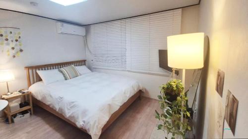 Yeonnam-dong Apartment | 홍대 연남 # Stay Y201