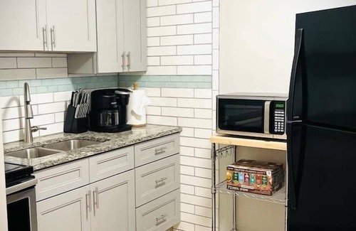 Harbordale Apartment | 01 Beach chic apt - Ft Laud - 8 mins to beach!