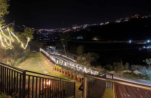 Mussoorie Villa | 04 Bedroom Apartment in Boutique 11 Bedroom Villa