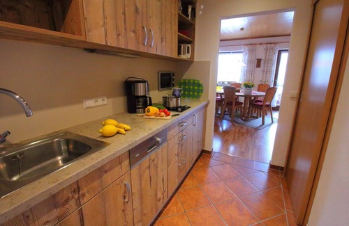 Reit im Winkl Apartment | (09) Drei-Raum-Ferienwohnung 60 qm, Dusche/WC, Extra-Schlafzimmer, Küche, Balkon