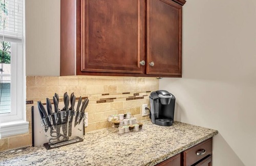 Winston - Salem House | 1,000 Sqft Cozy Condo in Ardmore Dist.,Pet frndly