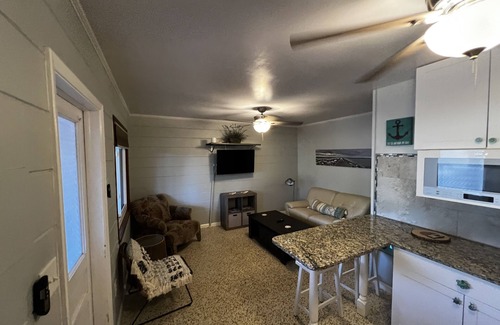 Venice Apartment | 1/1 #1 Old Florida style Bungalow