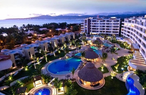 Nuevo Vallarta Villa | 1, 2, 3, 4 Bedroom family friendly suites 3 bedroom Villas