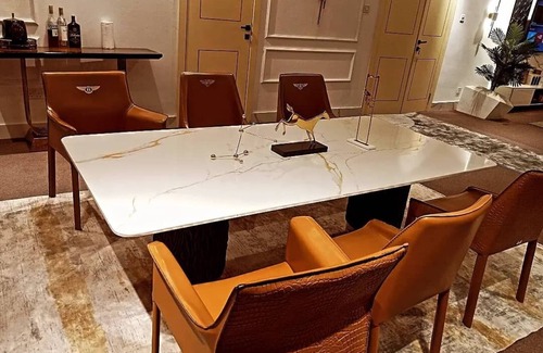 Ikoyi Apartment | 1, 2 & 3 bdrm apt with WiFi, restaurant, swimming pool, lounge, in vibrant Lagos
