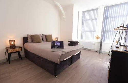 Desborough Apartment | 1 & 2 Bed Apartments - Desborough, Kettering, Sleeps Upto 2 & 3, Free Parking, Family, Relocation, WIFI, Gateway