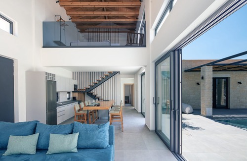 Chorafakia Villa | 1,2 Km from the beach, close to Chania and 40m2 private pool!