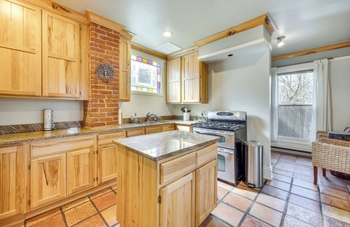 Manitou Springs Historic District House | 1/2 Mi to Dtwn Manitou Springs: Mtn-View Haven!