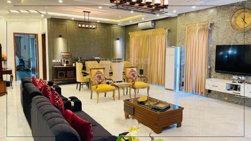 Gulberg Villa | 1.3 Kanal DHA Phase 5