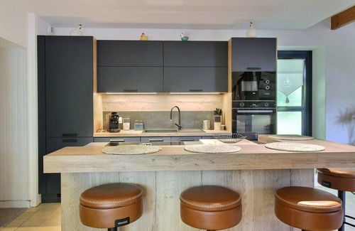 Kerlouet House | 1.5kms from beautiful beaches, the thatched village of Ménéham and shops.