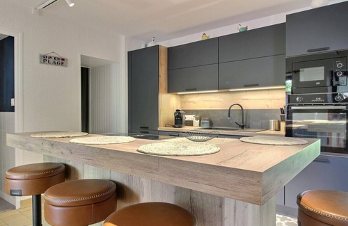 Kerlouet House | 1.5kms from beautiful beaches, the thatched village of Ménéham and shops.