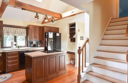East Orleans House | 1.6 mi to Nauset Beach!