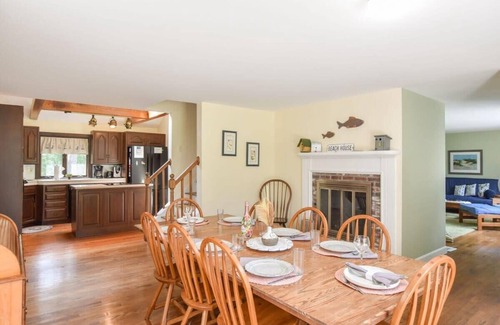 East Orleans House | 1.6 mi to Nauset Beach!