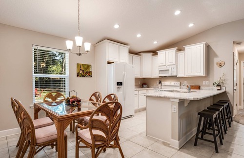 Lakeside House | 1 Acre |Dogs Ok |Firepit |Level 2 EV Charger |Book Moody Woods Next Door for More