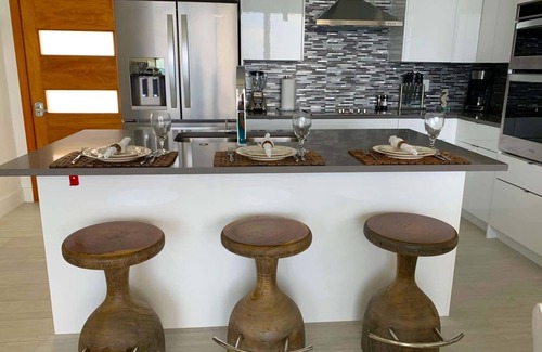 Northwest Point Condo | 1 Bdr Penthouse Oceanfront Condo w/Infinity Pool