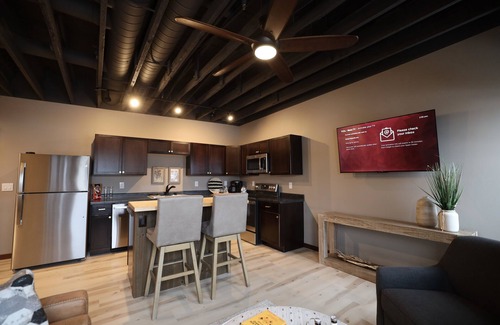 Minocqua Condo | 1 BDRM Downtown Minocqua! Perfect for couples or work trips!