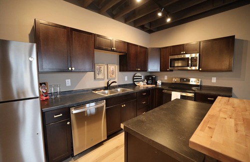 Minocqua Condo | 1 BDRM Downtown Minocqua! Perfect for couples or work trips!