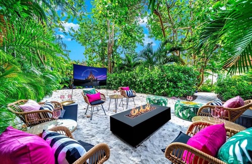 Harbor Beach House | #1 Beach Estate Las Olas Beach Best Location
